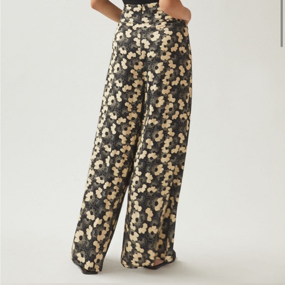 Corey Lynn Carter Pleated Wide leg floral pants - Picture 2 of 3